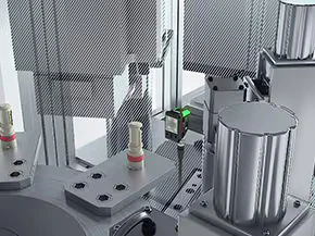 Cabezal compacto del IV3 instalado en un espacio reducido entre máquinas