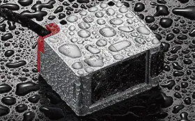 Carcasa metálica del LR-W con grado de protección IP65/67, resistente a salpicaduras en un entorno exigente